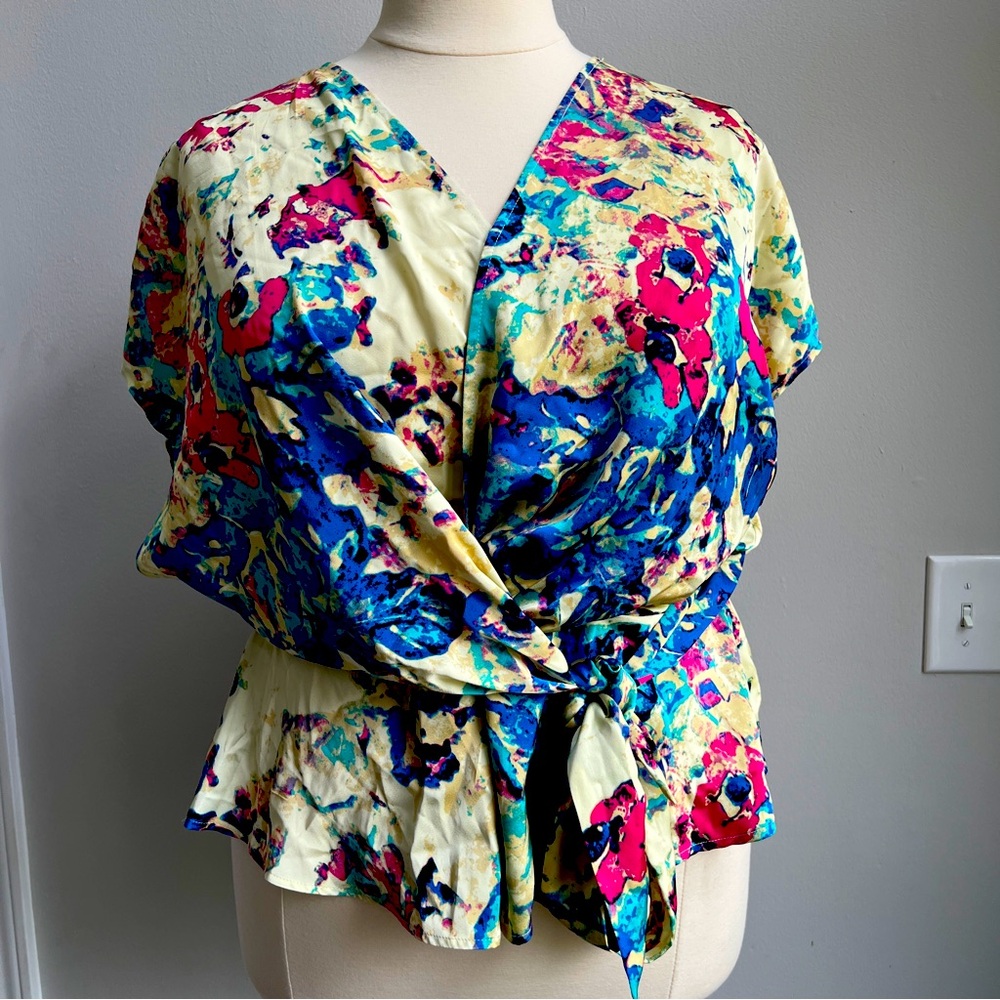 New! Nicole Miller Abstract Print Top Size 2X